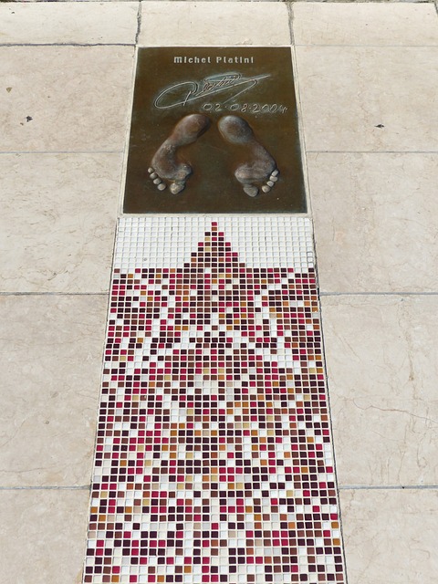 英足盃第四圈　憑麥佳亞補時頭槌曼聯2：1絕殺李斯特城.